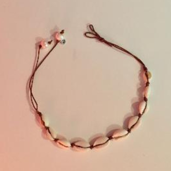 Shell Choker Necklace - Picture 2 of 2